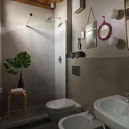 Apartman Yellow House By Costanza *